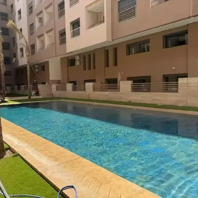 Appartement plaisant et bien équipé avec piscine