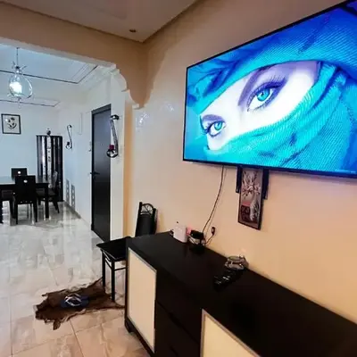 Magnifique Appartement spacieux confort propre familial 2 chambres salon et salle a manger a 20mn a pied de place jemaa el fina 4 piscines dans espace de Golf a 12 mn en voitures l entree est gratuit pour la clientele ouvert entre 10h et 20h