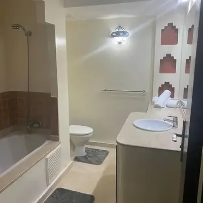 Appartement Ensoleillé vue Piscine