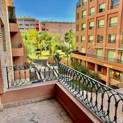 Beautiful Hivernage Apartment with Pool & Balcony