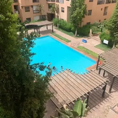 Confort et Style Studio Chic avec Piscine
