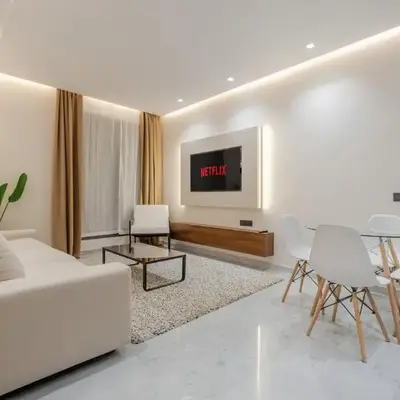 Stylish and Central Downtown Retreat