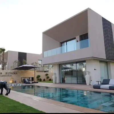 Marrakech Oasis Retreat - 5-Bedroom Villa with Private Pool