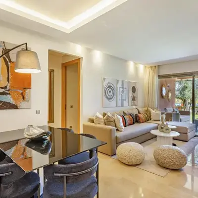 Elevated Elegance A Stylish Golf Atlas Apartment