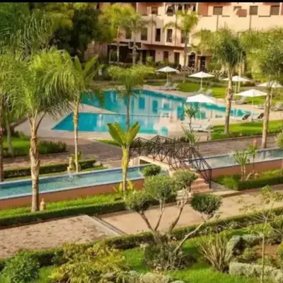 Appartement moderne à 5piscines