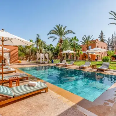 Villa Simari Palmeraie Marrakech NOUVEAU! Petit déjeuner compris-Entièrement rénovée-Superbe piscine privée chauffée-Personnel de maison inclus-Grand jardin de 2000m2-Terrain de pétanque-Ambiance typique berbère-Havre de paix