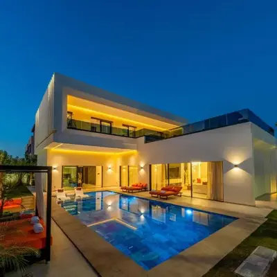 Luxury Villa Heated Pool