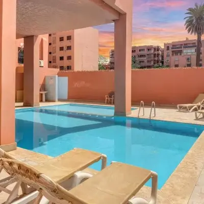 Elegant 2-Bedroom Duplex Downtown Private Terrace