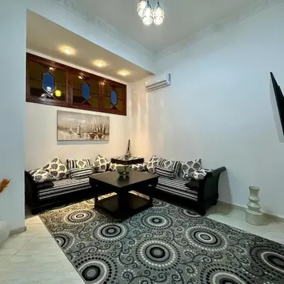 Modern & Chic Duplex Near The Center