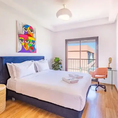 New! Appt moderne avec terrasse et vue piscine