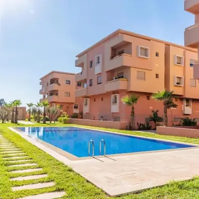 Appartement calme et ensoleillé avec piscine