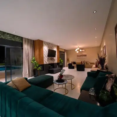 Viva La Villa