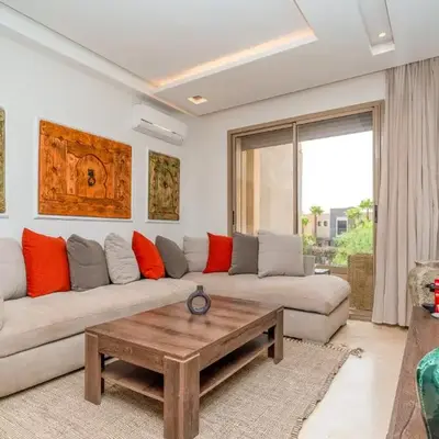 Chic & Cozy Apartment with Pool View - Prestigia