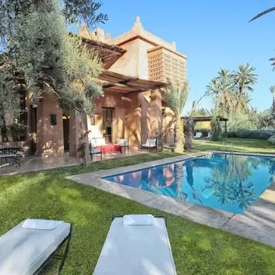 Lankah - Authentic villa with private heated pool close to city center