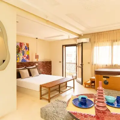 Excellent apartment plus hot tub