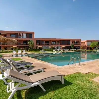 Appartement moderne et spacieux avec terrasse et piscine au Noria Golf