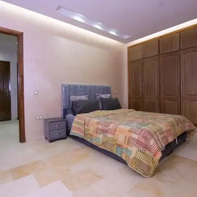 Appartement calme avec piscine et parking