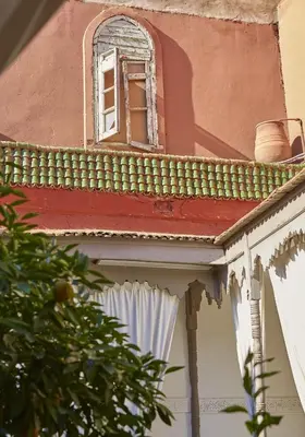 a window on the roof of a building at Riad Les Jardins d'Henia in Marrakech