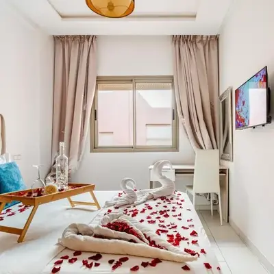 Charming Studio Center