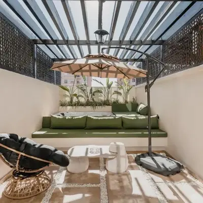 City Center 1 BED Apartments - Miramas - Pool and gym