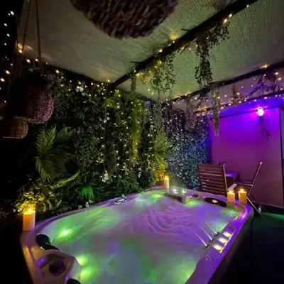 Majorelle Terracotta Spa
