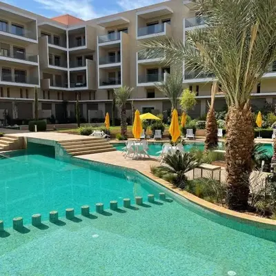 High Standing Duplex & Pool 10 min Center