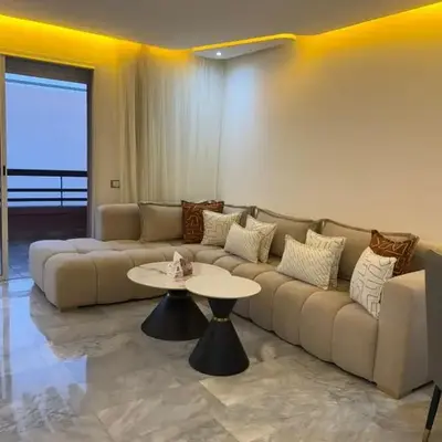 Appartement moderne avec terrasse vue piscine