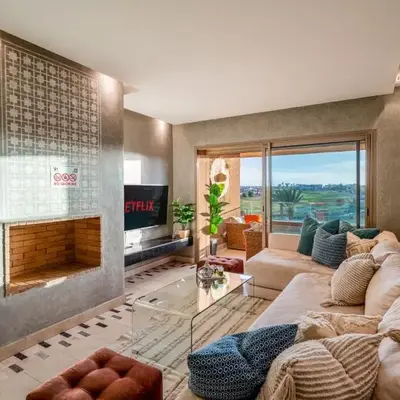 Cozy Apt with pool