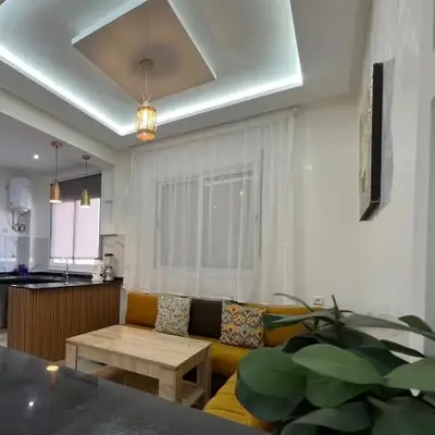 Chic Urban Retreat Bright Apartment in Targa