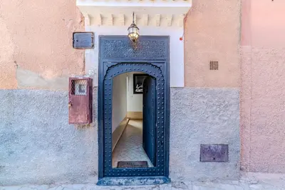 an archway in the side of a building at Riad Ayla avec Piscine Privée in Marrakech