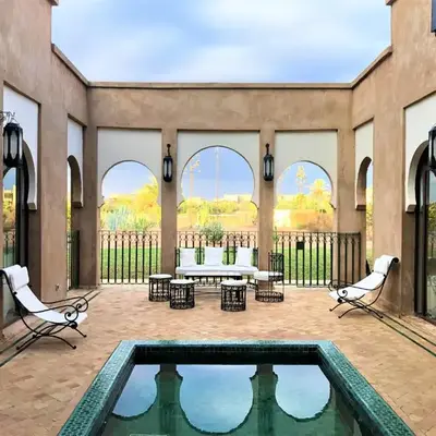 Villa Mayrit