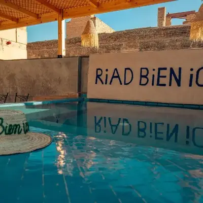 Riad bien ici